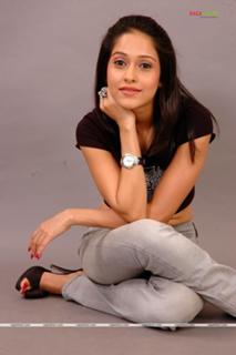 Nushrratt Bharuccha feet photo thumbnail