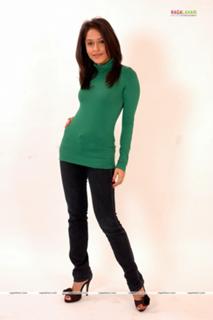 Nushrratt Bharuccha feet photo thumbnail