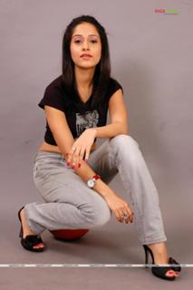 Nushrratt Bharuccha feet photo thumbnail