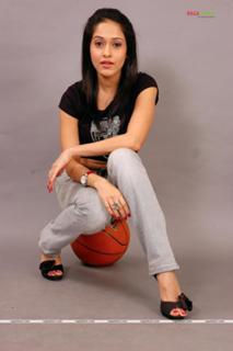 Nushrratt Bharuccha feet photo thumbnail