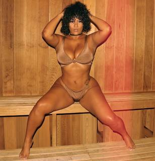 Nya Lee feet photo 2