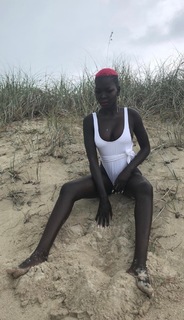 Nyakim Gatwech feet photo 2