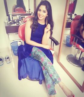 Nyla Usha feet photo 4