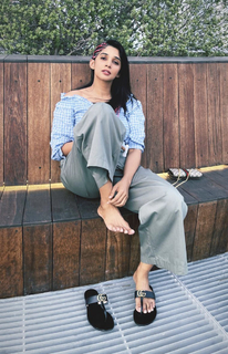 Nyla Usha feet photo 19