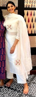 Nyla Usha feet photo 6