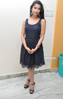 Nyra Banerjee feet photo thumbnail