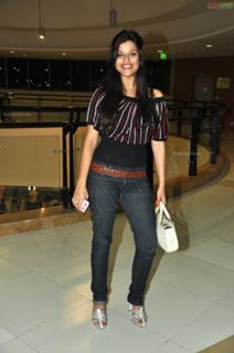 Nyra Banerjee feet photo thumbnail