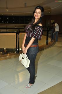 Nyra Banerjee feet photo thumbnail