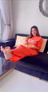 Nyra Banerjee feet photo thumbnail