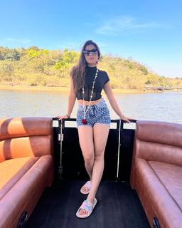 Nyra Banerjee feet photo thumbnail