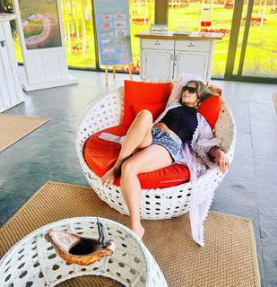 Nyra Banerjee feet photo thumbnail