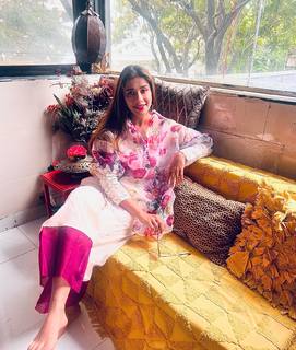 Nyra Banerjee feet photo thumbnail