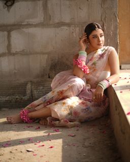 Nyra Banerjee feet photo thumbnail