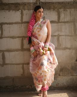 Nyra Banerjee feet photo thumbnail