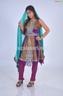 Nyra Banerjee feet photo thumbnail