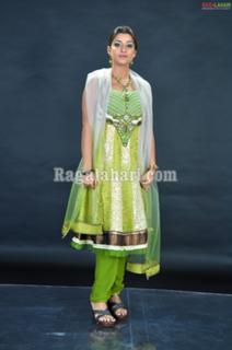 Nyra Banerjee feet photo thumbnail