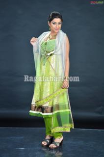 Nyra Banerjee feet photo thumbnail