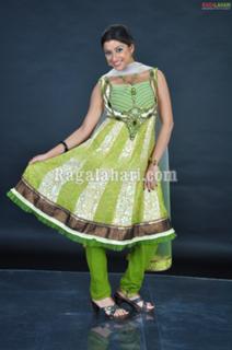 Nyra Banerjee feet photo thumbnail