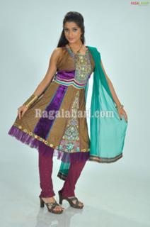 Nyra Banerjee feet photo thumbnail