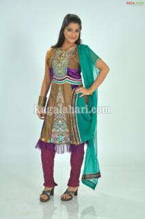 Nyra Banerjee feet photo thumbnail