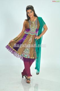 Nyra Banerjee feet photo thumbnail