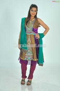 Nyra Banerjee feet photo thumbnail