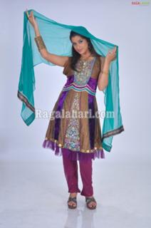 Nyra Banerjee feet photo thumbnail