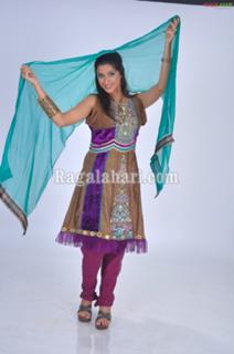 Nyra Banerjee feet photo thumbnail