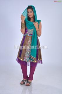 Nyra Banerjee feet photo thumbnail