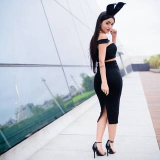 Nyvi Estephan feet photo thumbnail