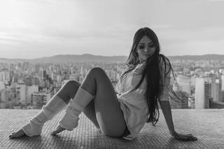 Nyvi Estephan feet photo thumbnail
