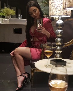 Nyvi Estephan feet photo thumbnail