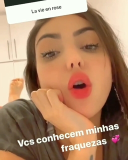 Nyvi Estephan feet photo thumbnail