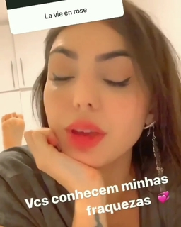 Nyvi Estephan feet photo thumbnail