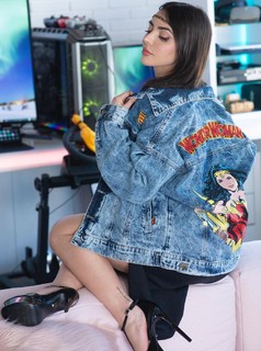 Nyvi Estephan feet photo thumbnail