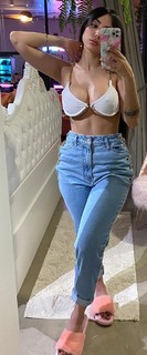 Nyvi Estephan feet photo thumbnail