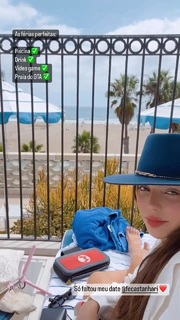Nyvi Estephan feet photo thumbnail