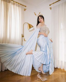Nyvi Estephan feet photo thumbnail