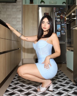 Nyvi Estephan feet photo thumbnail