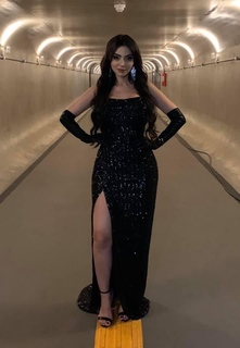 Nyvi Estephan feet photo thumbnail