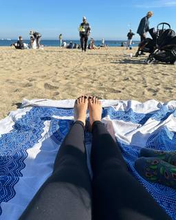 Nyvi Estephan feet photo thumbnail