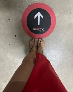 Nyvi Estephan feet photo thumbnail