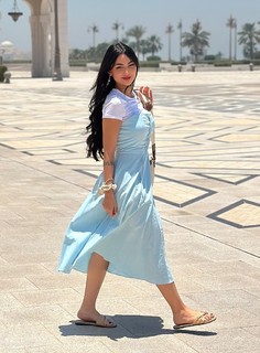 Nyvi Estephan feet photo thumbnail