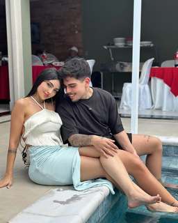 Nyvi Estephan feet photo thumbnail
