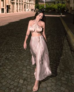 Nyvi Estephan feet photo thumbnail