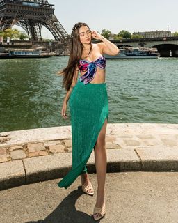 Nyvi Estephan feet photo thumbnail