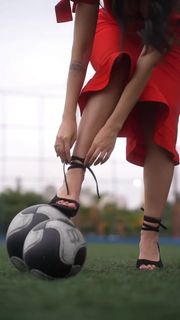 Nyvi Estephan feet photo 6