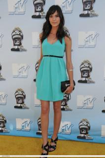 Odette Annable feet photo thumbnail