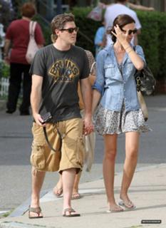 Odette Annable feet photo thumbnail