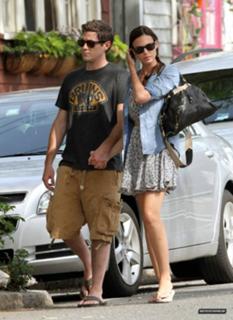Odette Annable feet photo thumbnail